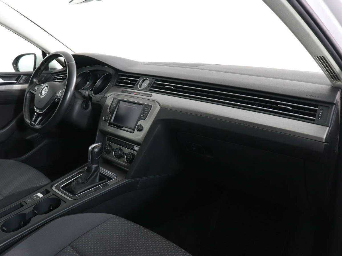 Volkswagen Passat 2016 года с пробегом. Фото: #9