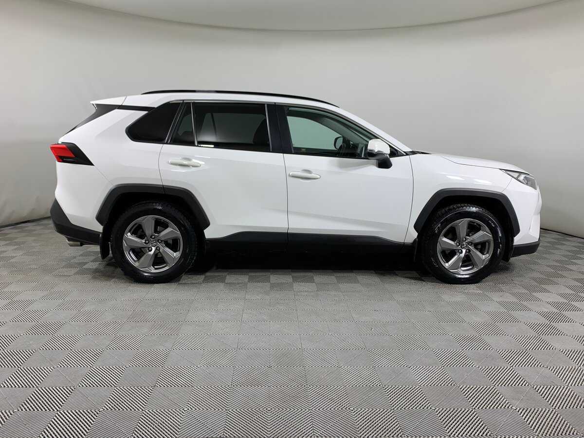 Toyota RAV4 2020 года с пробегом. Фото: #3