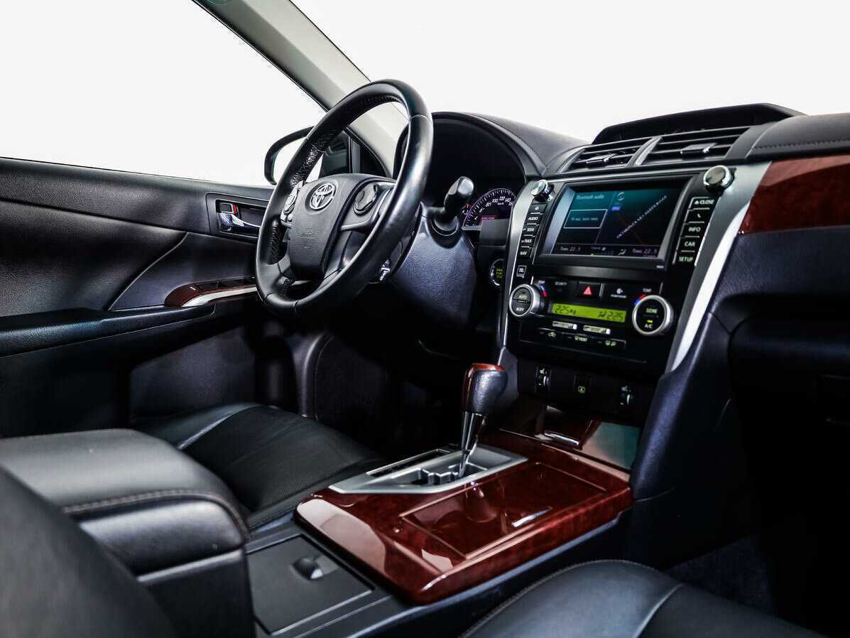Toyota Camry 2013 года с пробегом. Фото: #7