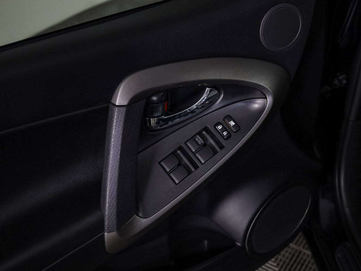 Toyota RAV4 2012 года с пробегом. Фото: #10