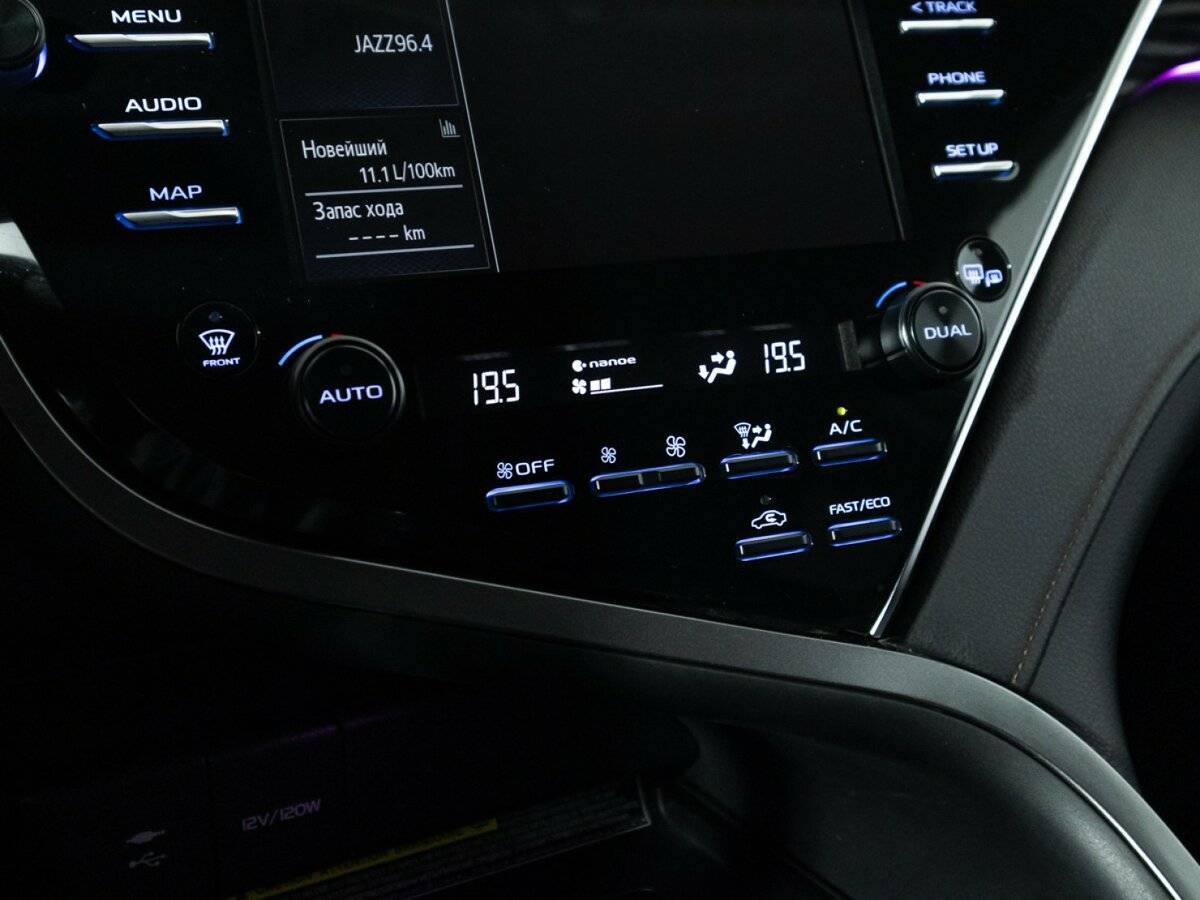 Toyota Camry 2018 года с пробегом. Фото: #16