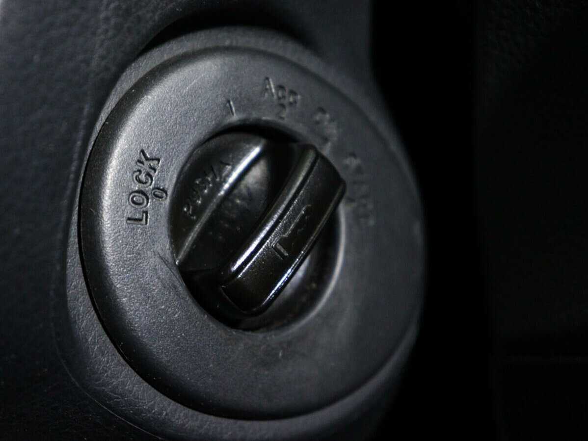 Nissan Tiida 2013 года с пробегом. Фото: #13