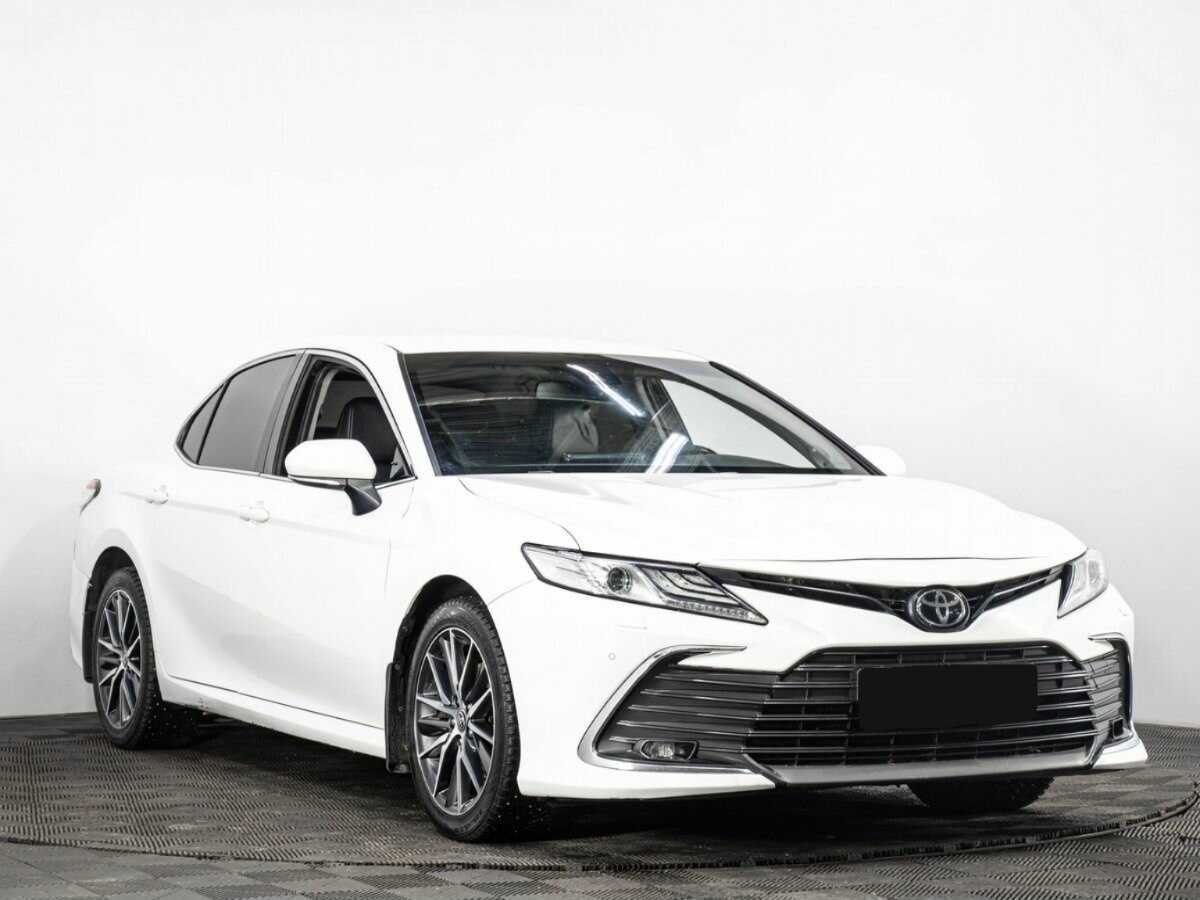 Toyota Camry 2022 года с пробегом. Фото: #2