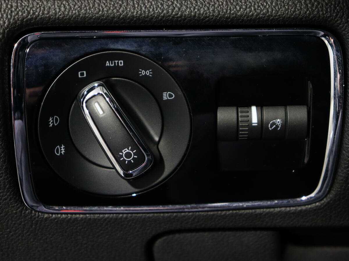 Skoda Superb 2014 года с пробегом. Фото: #17