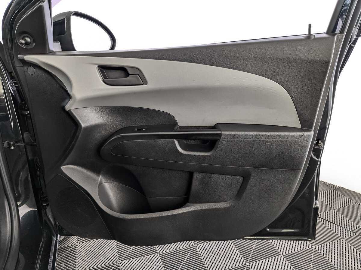 Chevrolet Aveo 2014 года с пробегом. Фото: #19