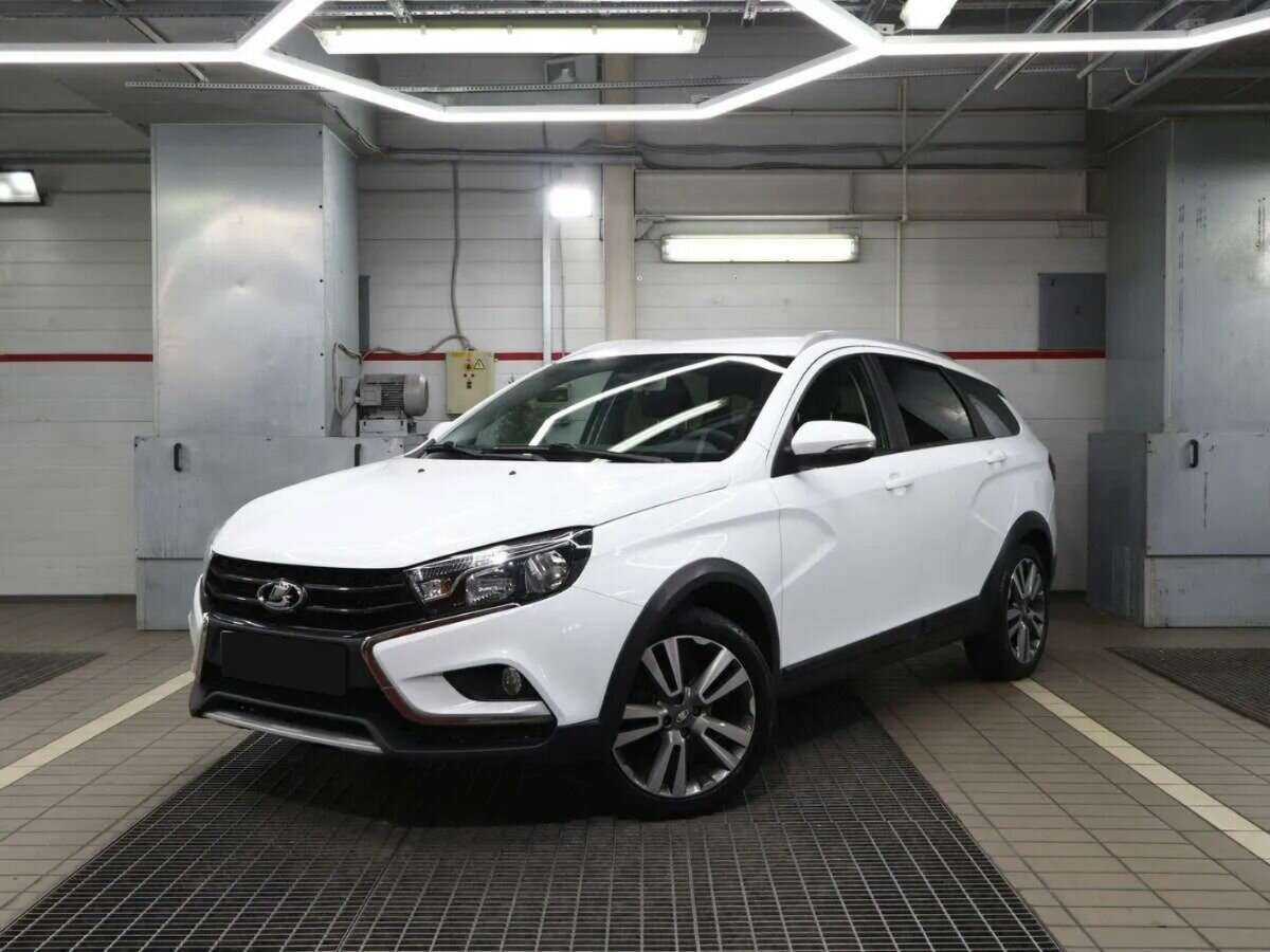 Lada (ВАЗ) Vesta 2018 года с пробегом. Посмотреть фото