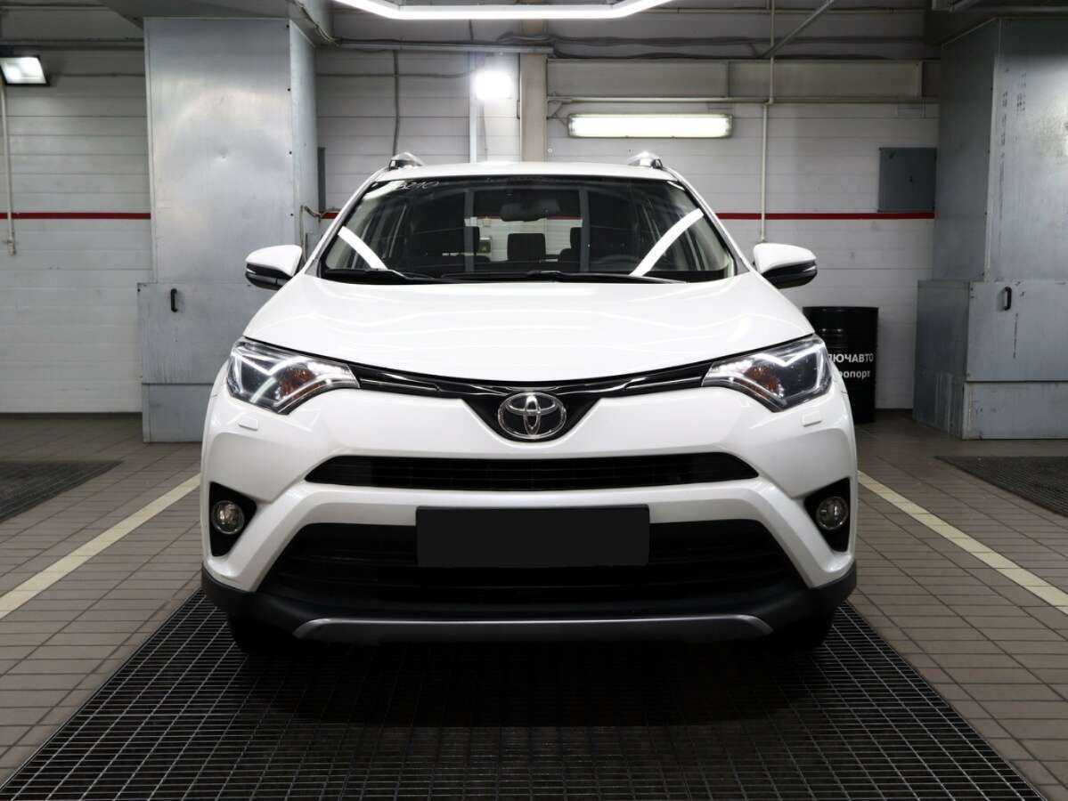 Toyota RAV4 2017 года с пробегом. Фото: #1