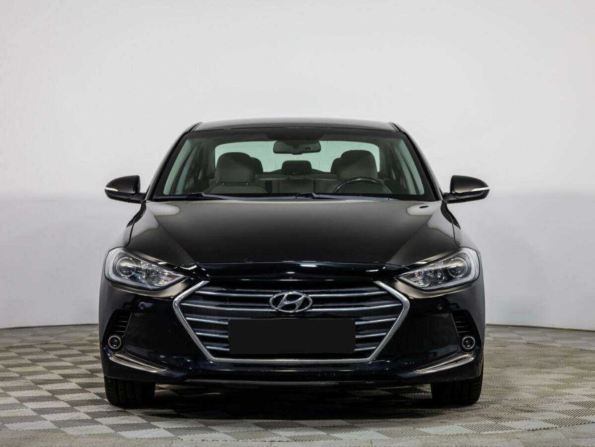 Hyundai Elantra 2018 года с пробегом. Посмотреть фото