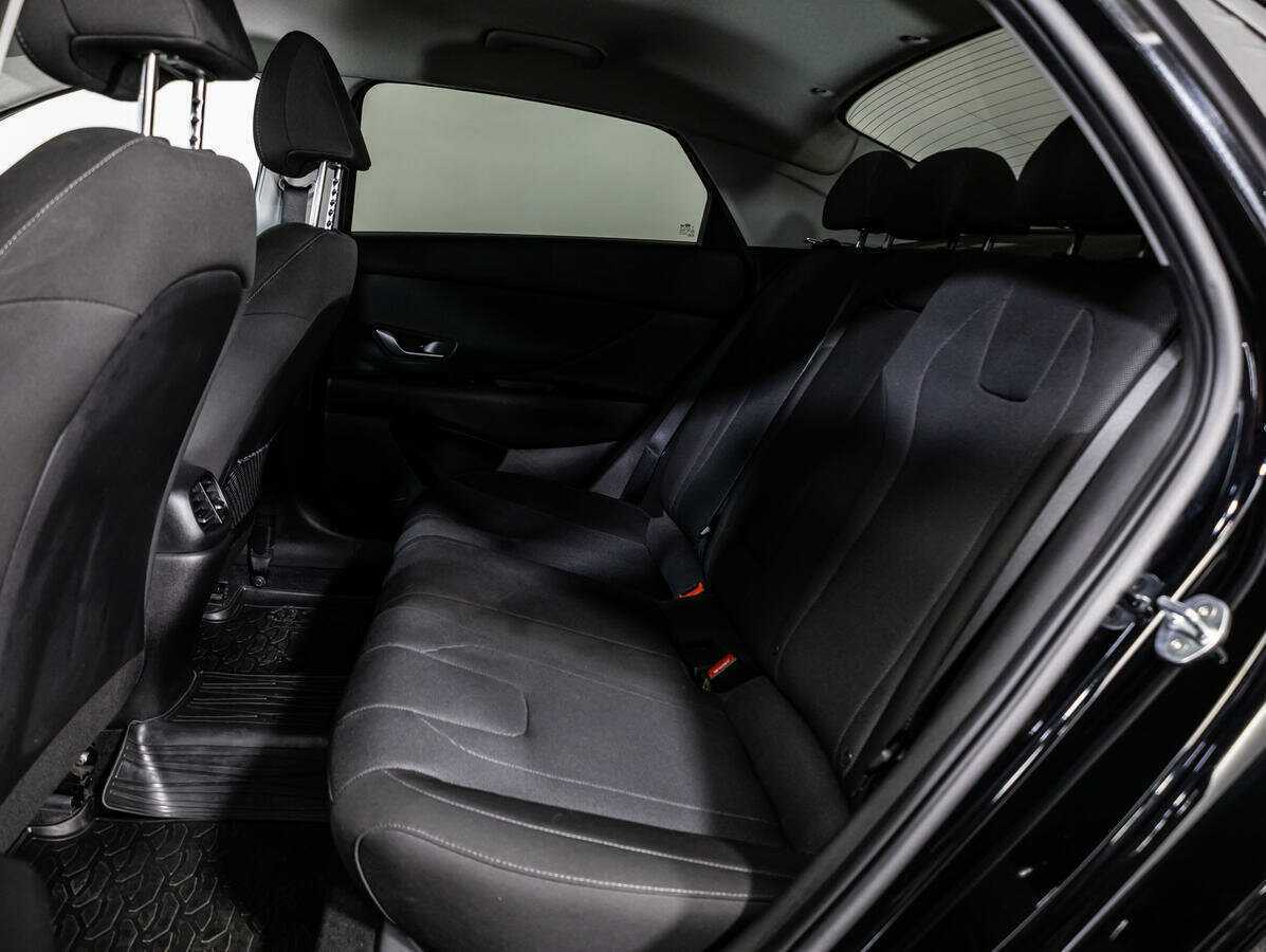 Hyundai Elantra 2020 года с пробегом. Фото: #9