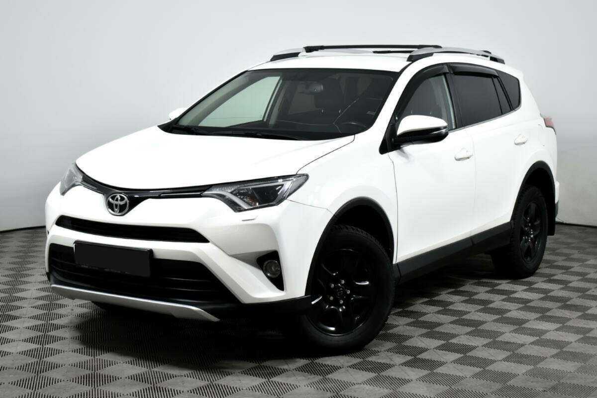 Toyota RAV4 2018 года с пробегом. Посмотреть фото