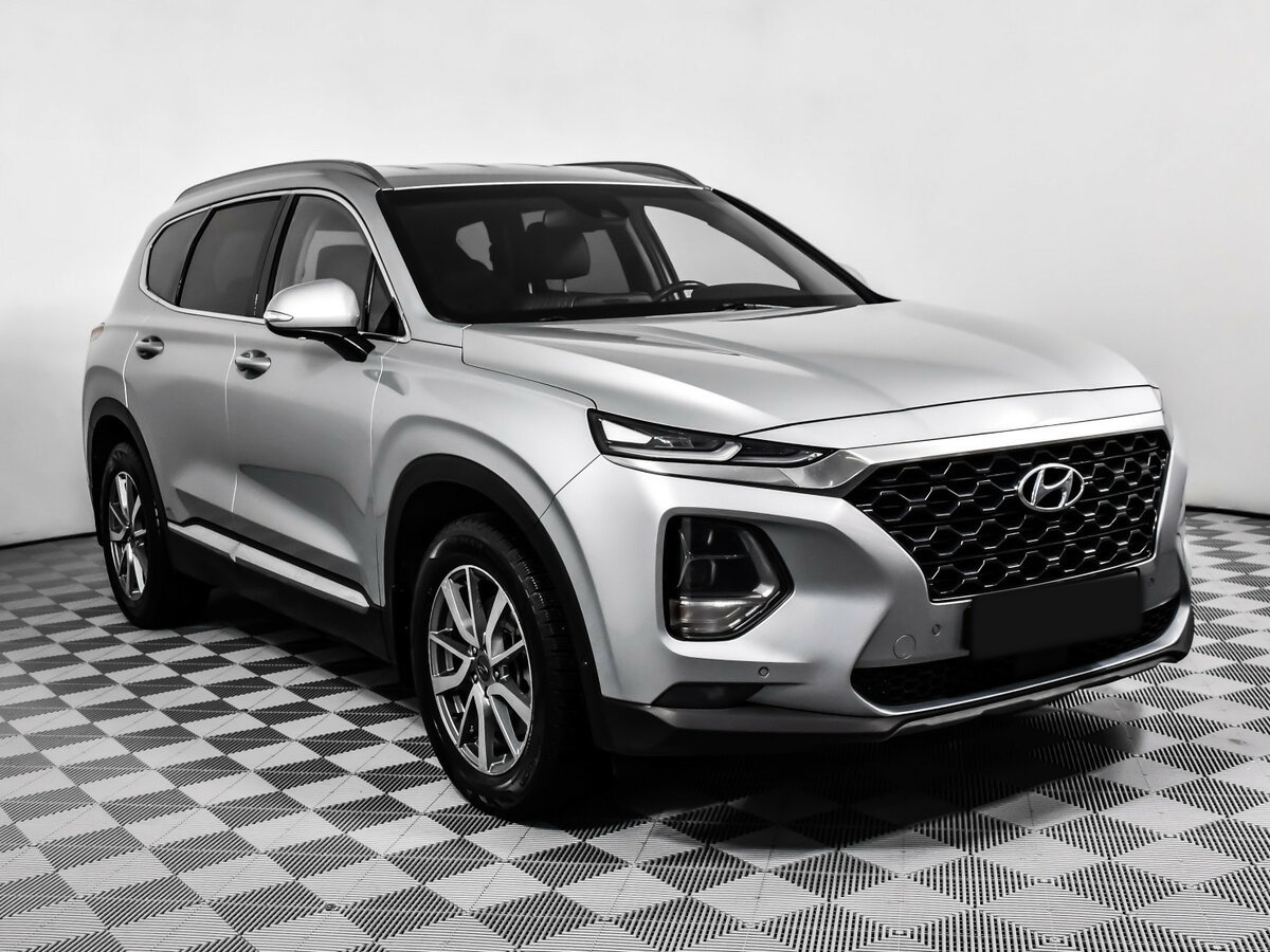 Hyundai Santa Fe 2018 года с пробегом. Фото: #2
