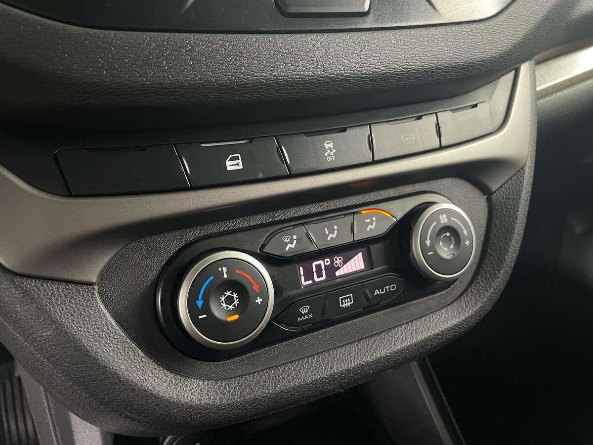 Lada (ВАЗ) Vesta 2018 года с пробегом. Фото: #13