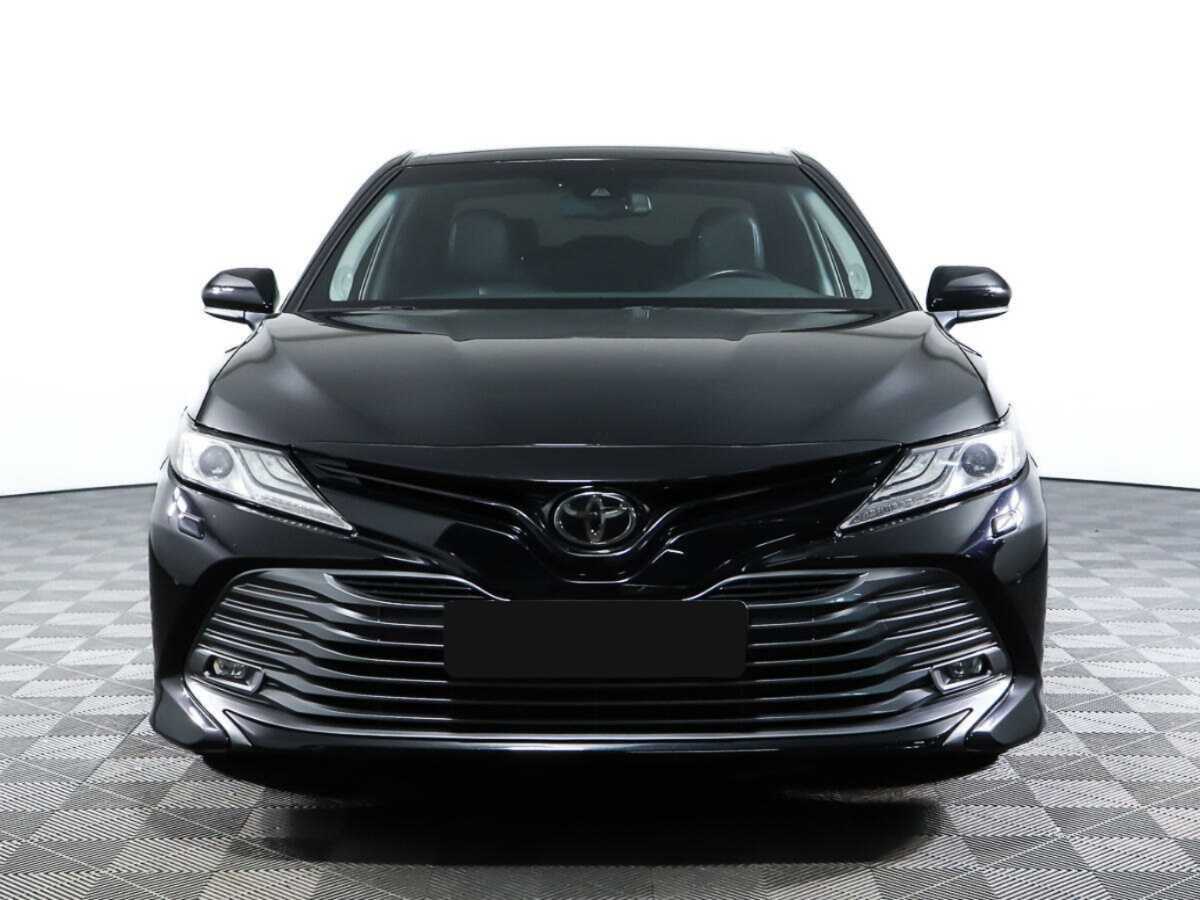 Toyota Camry 2019 года с пробегом. Фото: #1