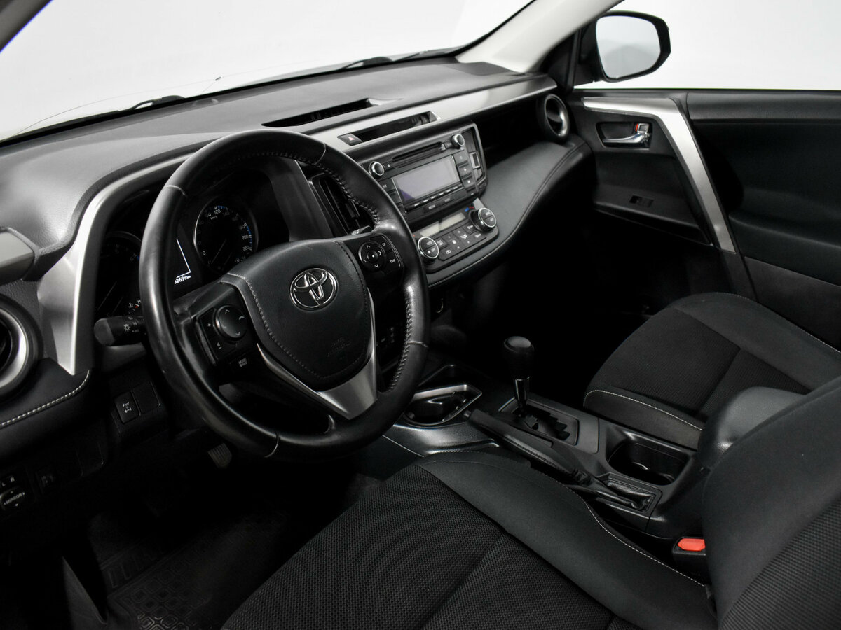 Toyota RAV4 2018 года с пробегом. Фото: #8
