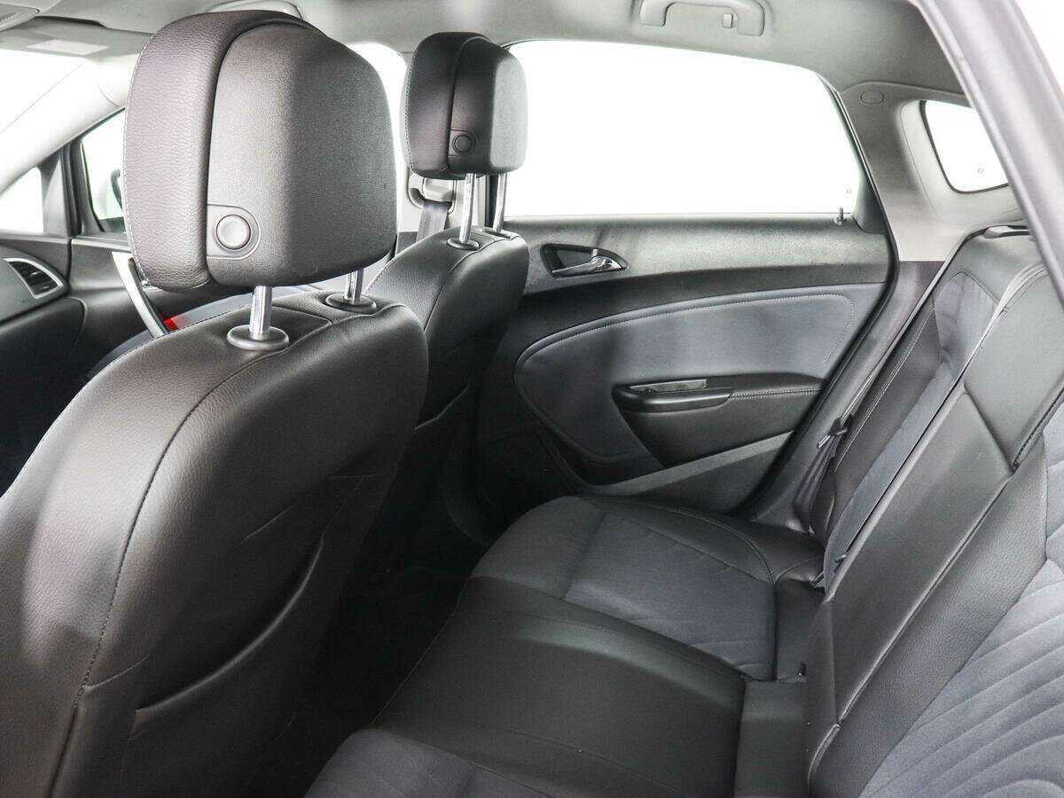 Opel Astra 2014 года с пробегом. Фото: #11