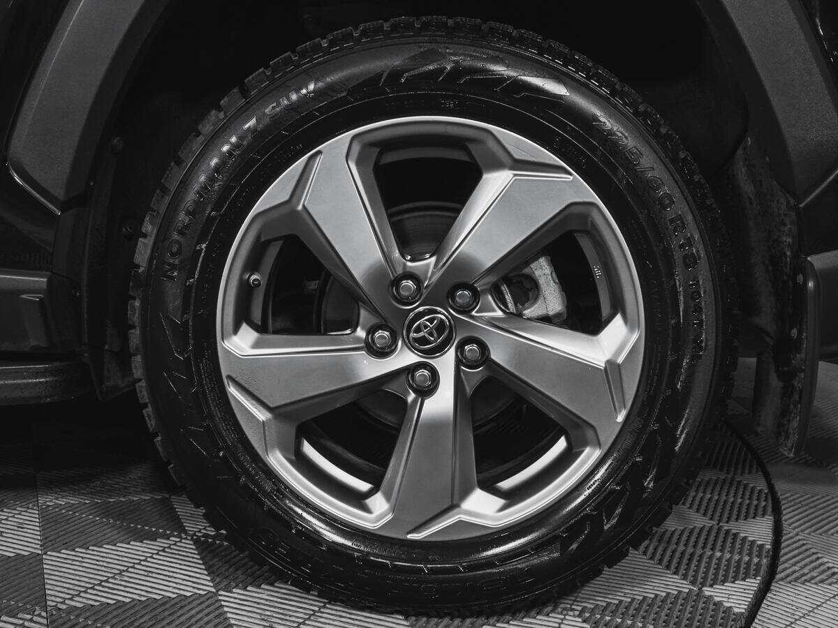 Toyota RAV4 2020 года с пробегом. Фото: #16