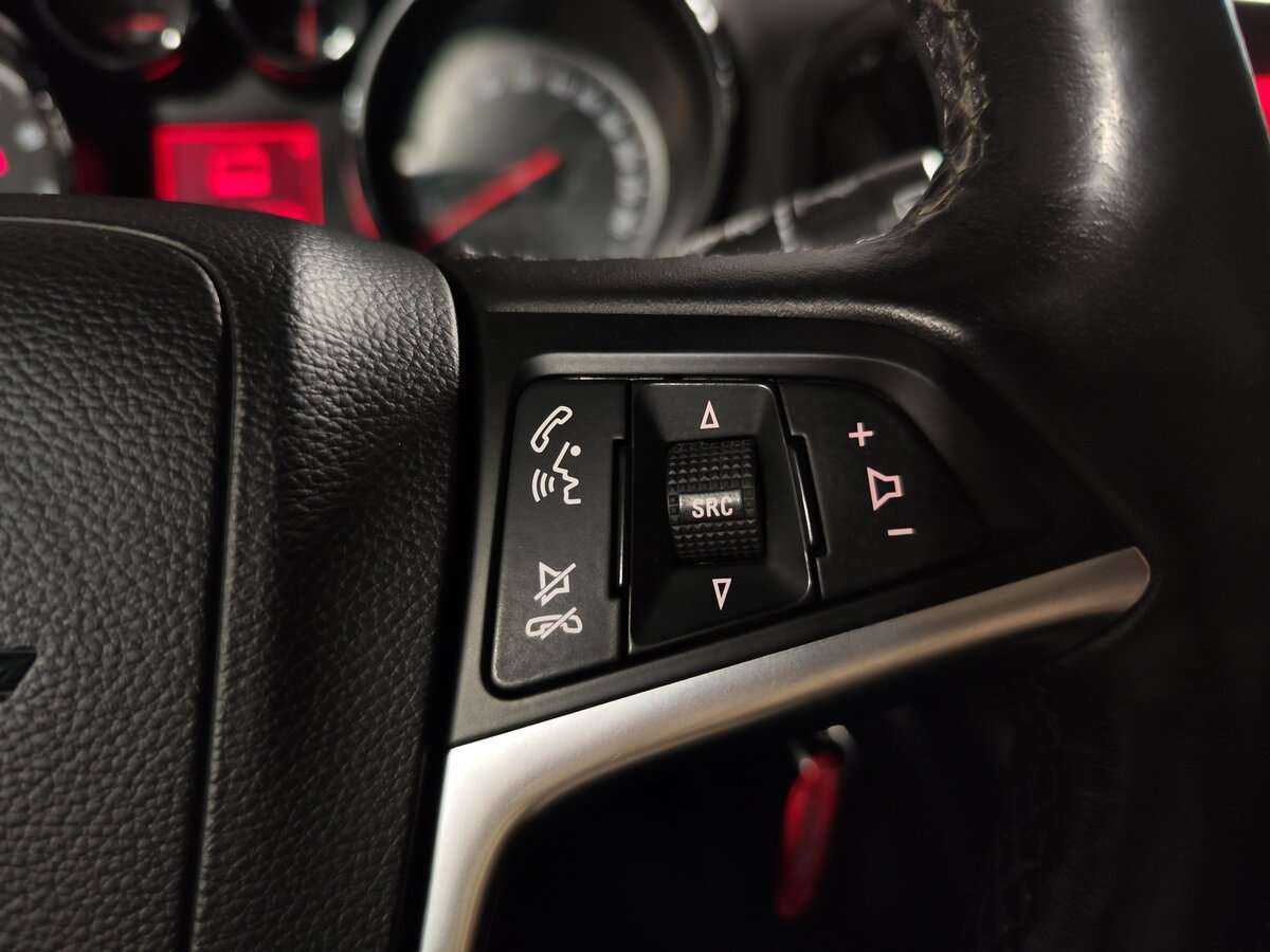 Opel Astra 2012 года с пробегом. Фото: #10