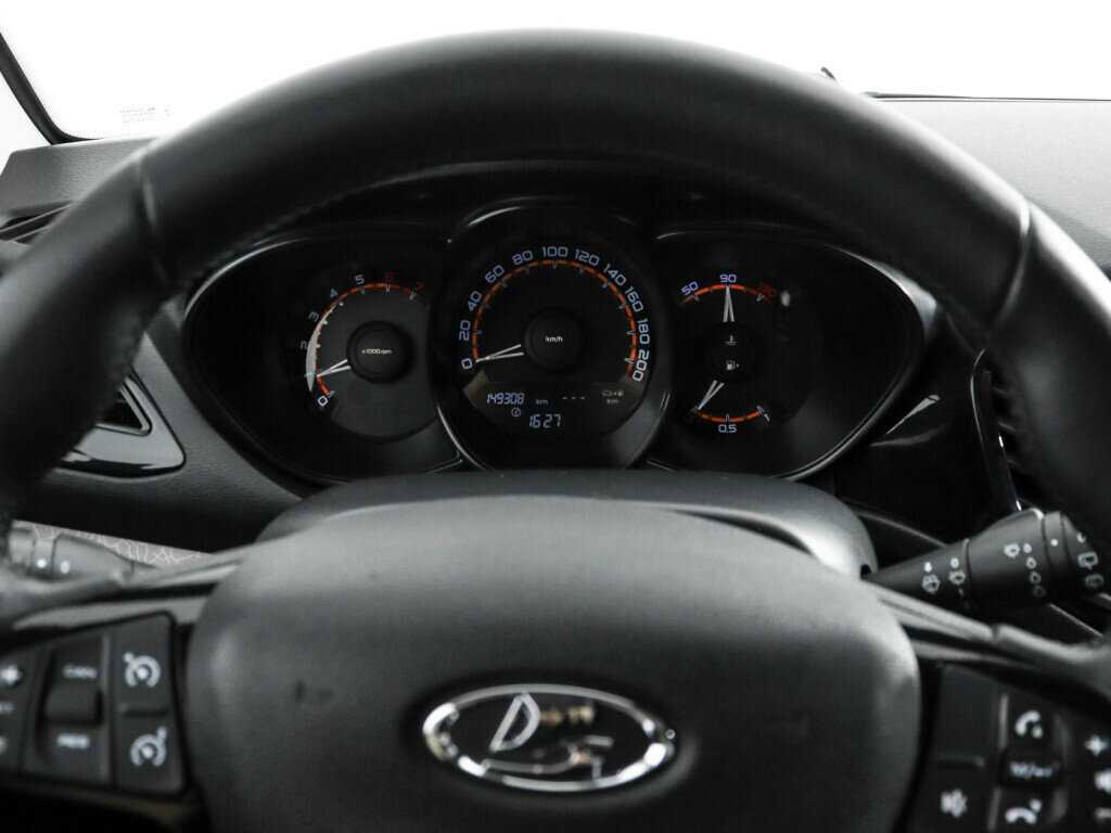 Lada (ВАЗ) Vesta 2018 года с пробегом. Фото: #12