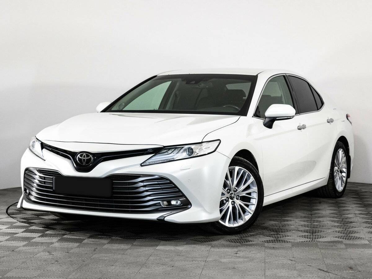 Toyota Camry 2018 года с пробегом. Посмотреть фото