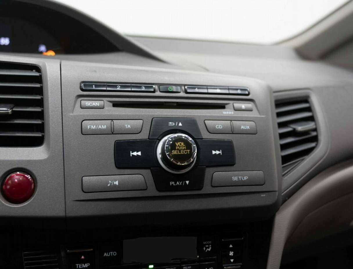 Honda Civic 2012 года с пробегом. Фото: #20