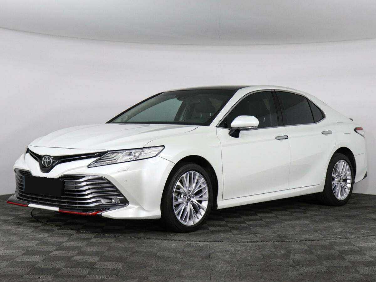 Toyota Camry 2019 года с пробегом. Посмотреть фото