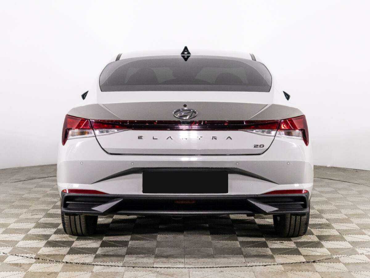 Hyundai Elantra 2021 года с пробегом. Фото: #5