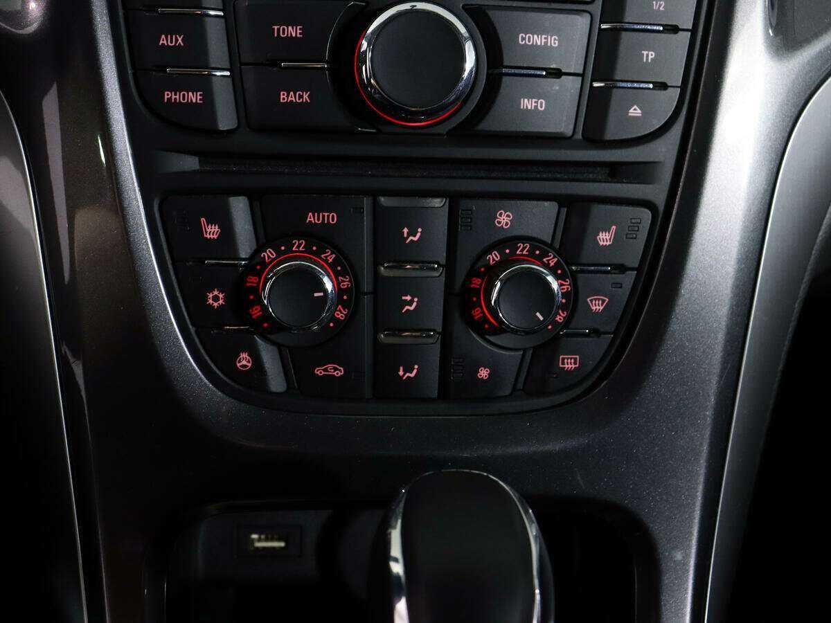 Opel Astra 2013 года с пробегом. Фото: #17