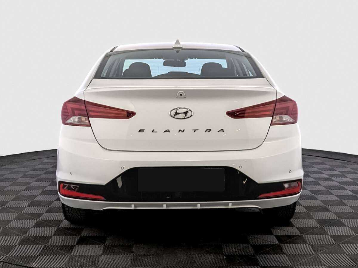 Hyundai Elantra 2020 года с пробегом. Фото: #5