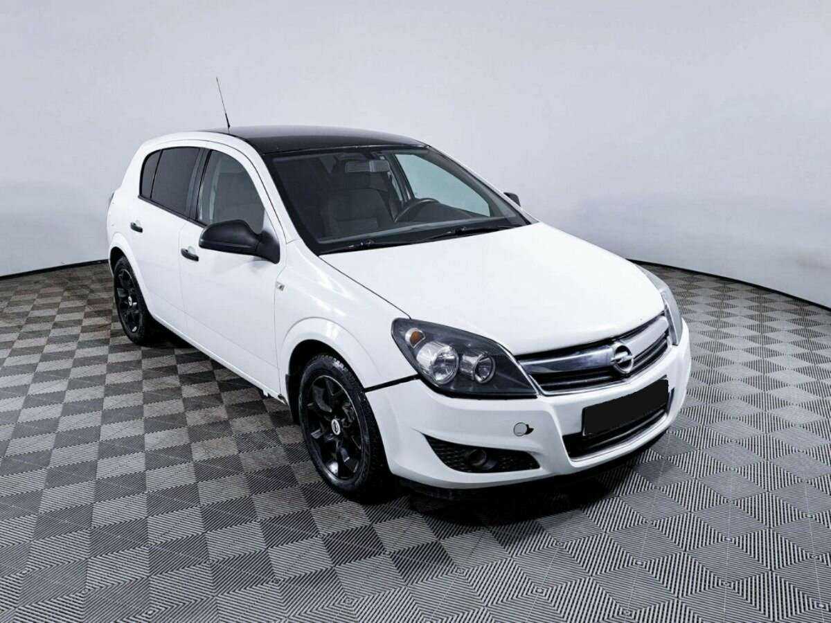 Opel Astra 2012 года с пробегом. Фото: #2