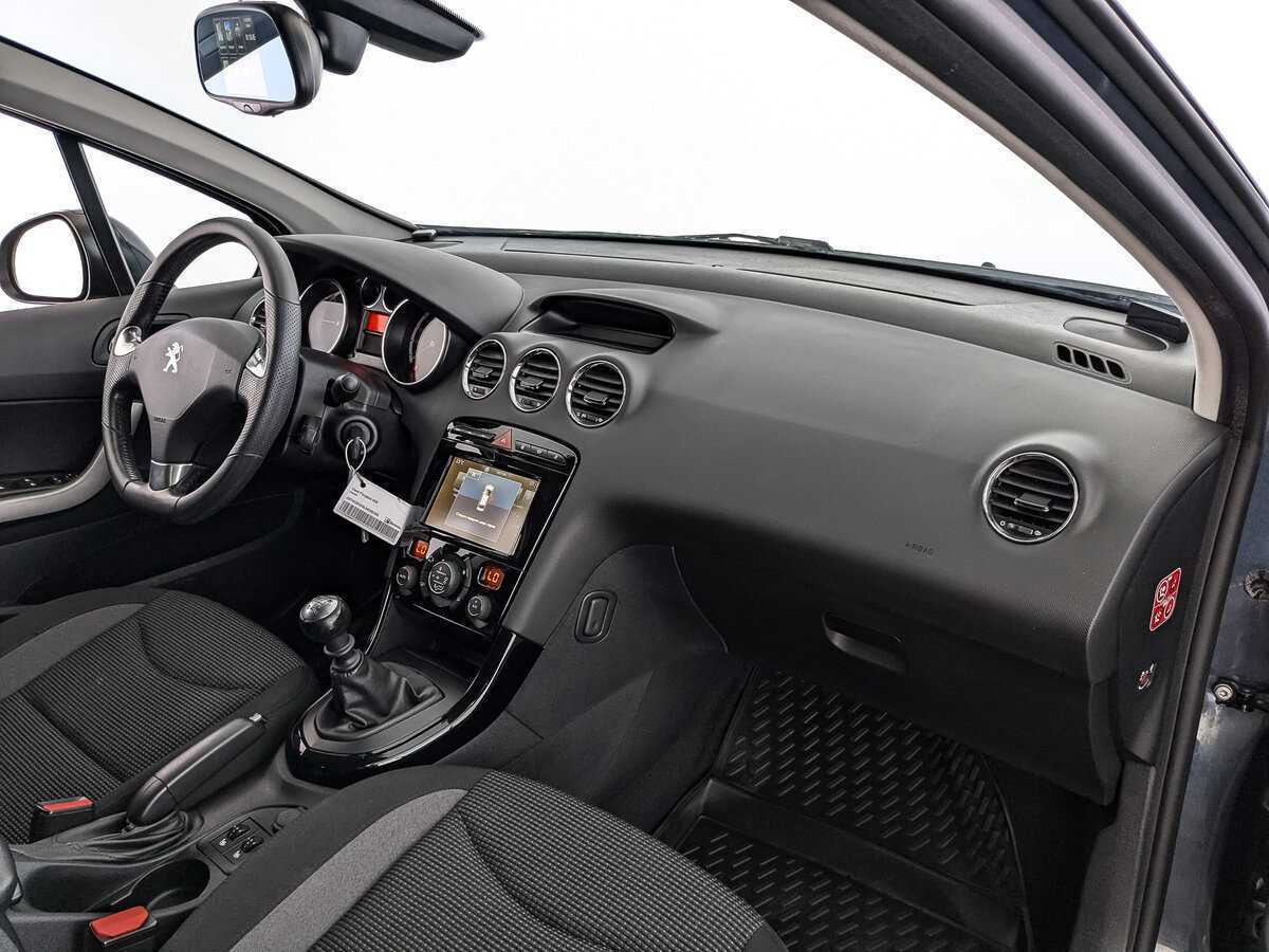 Peugeot 408 2020 года с пробегом. Фото: #8