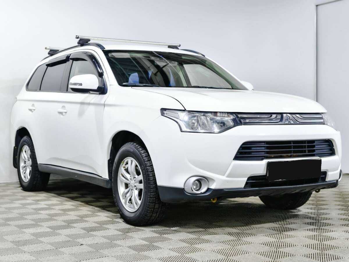 Mitsubishi Outlander 2013 года с пробегом. Фото: #2