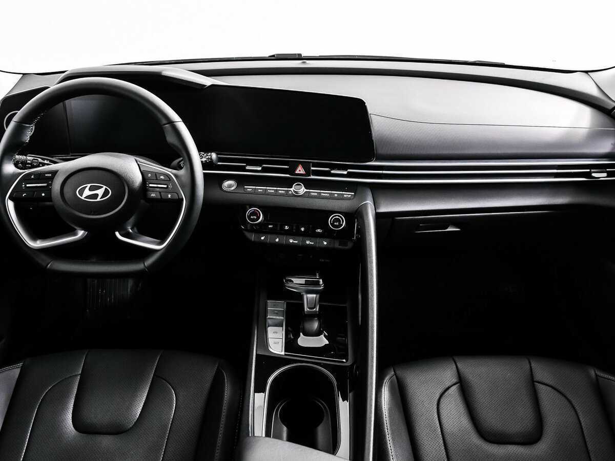 Hyundai Elantra 2024 года с пробегом. Фото: #10