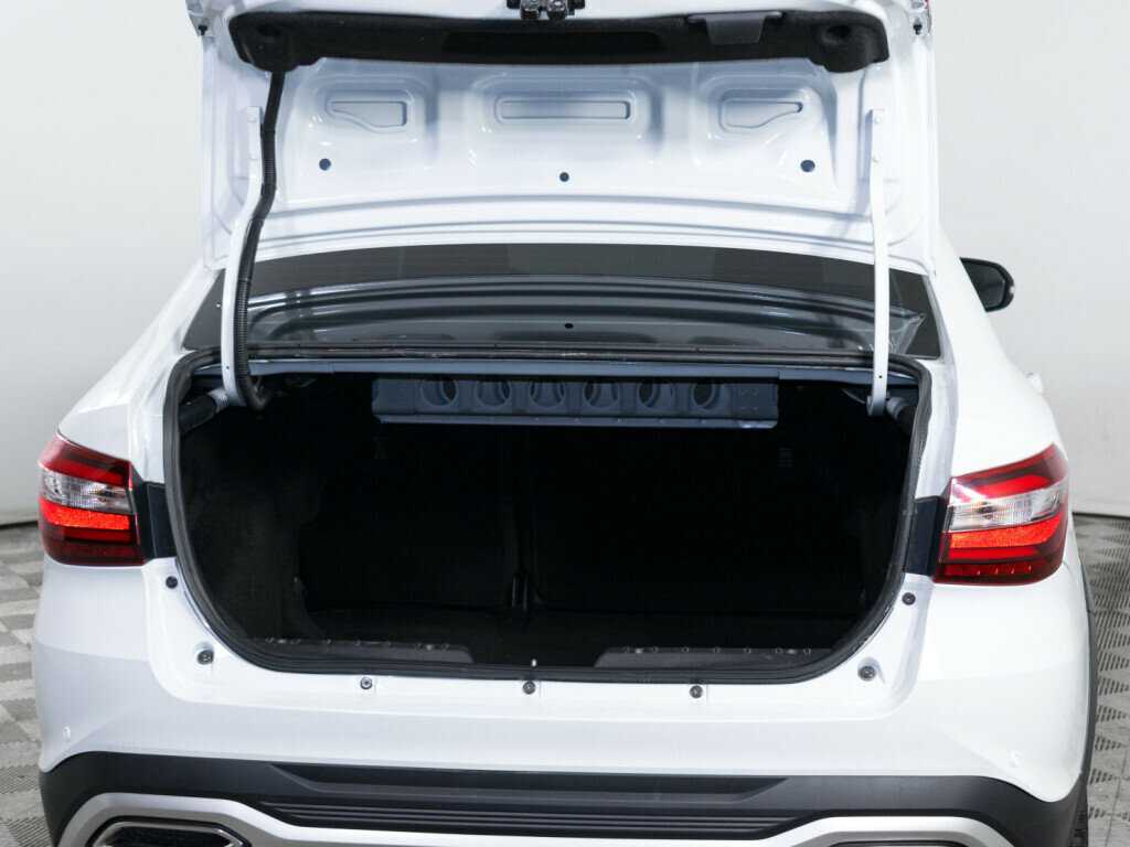 Lada (ВАЗ) Vesta 2023 года с пробегом. Фото: #6