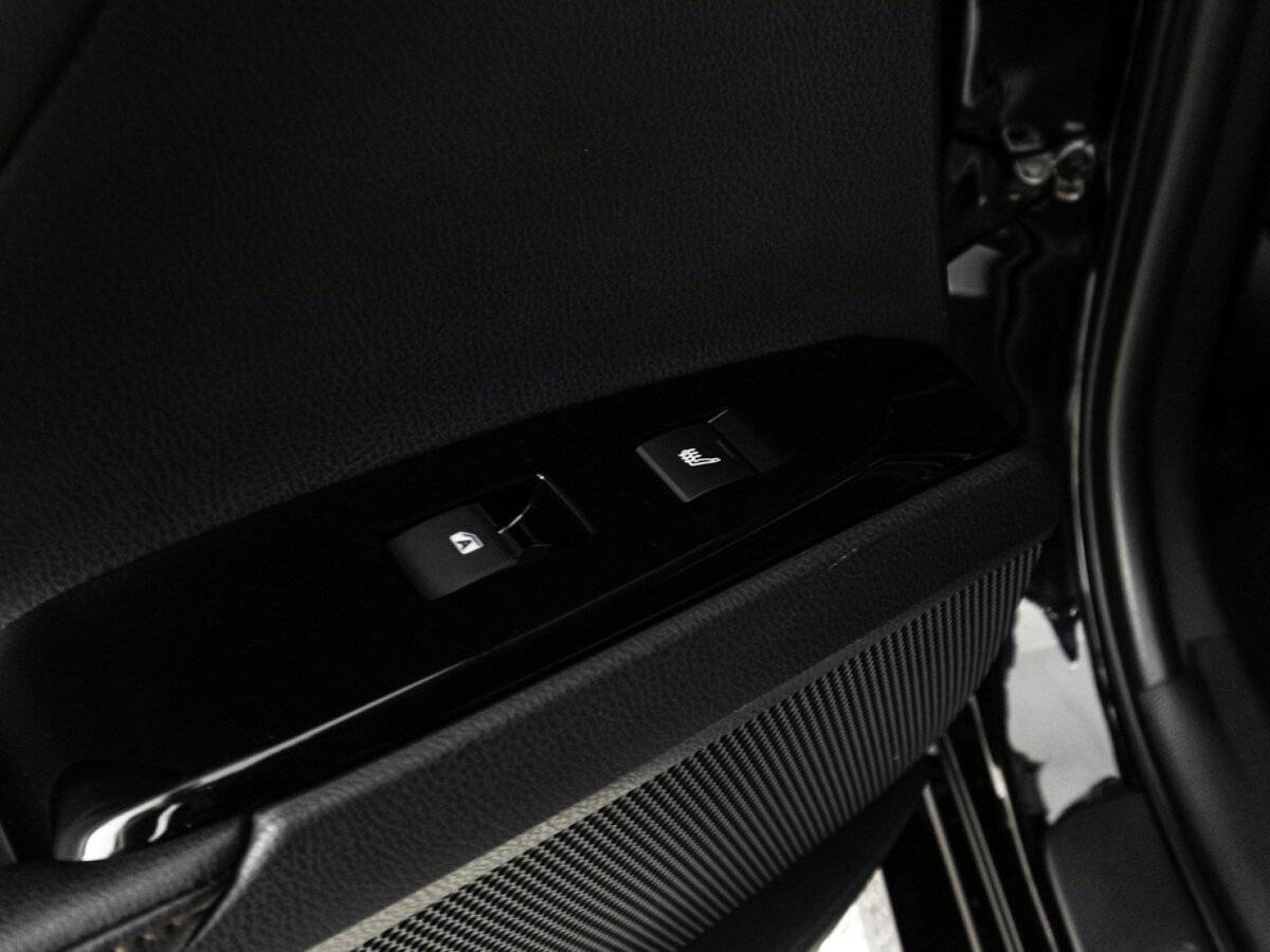 Toyota Camry 2018 года с пробегом. Фото: #20