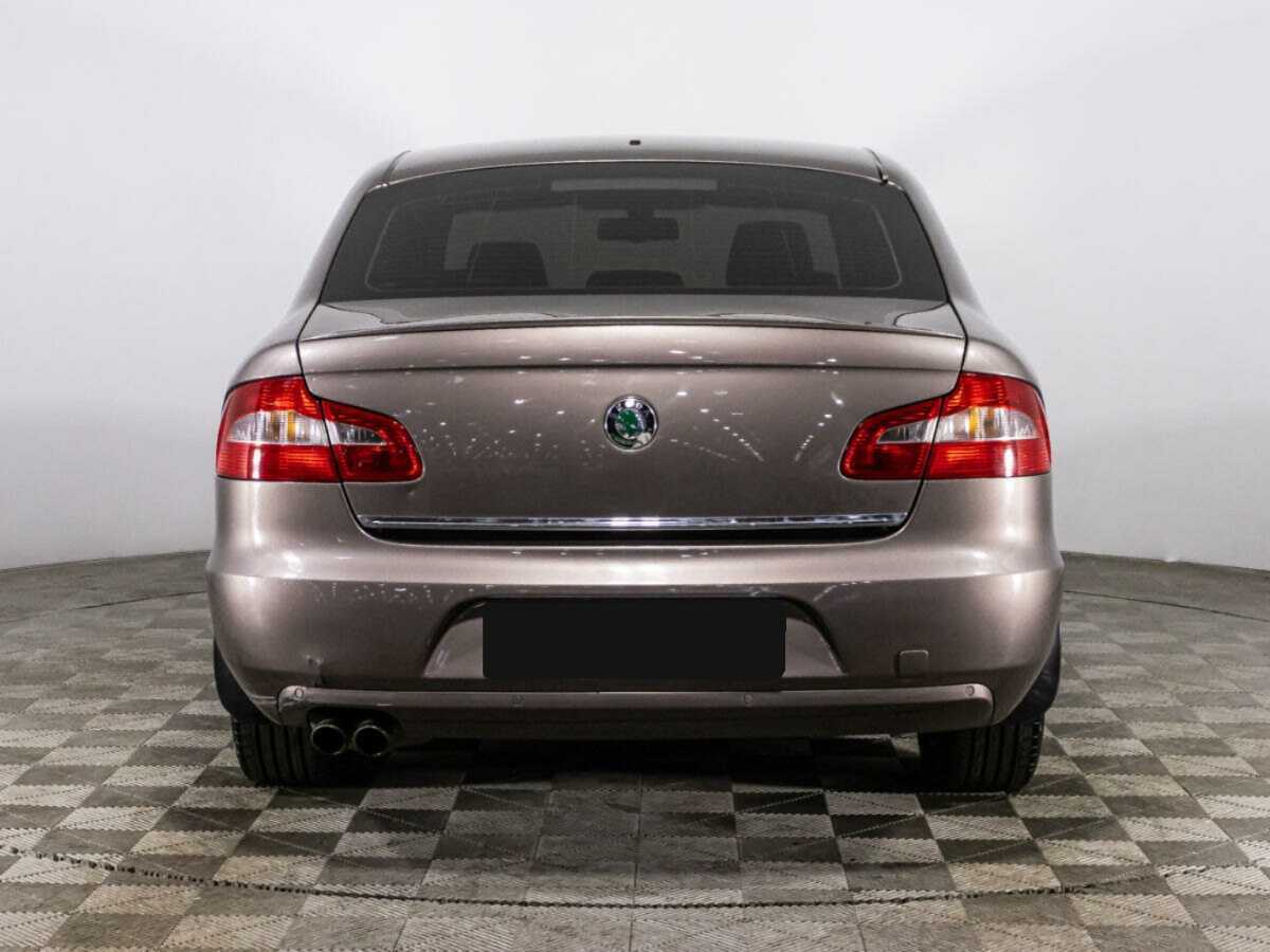 Skoda Superb 2012 года с пробегом. Фото: #5