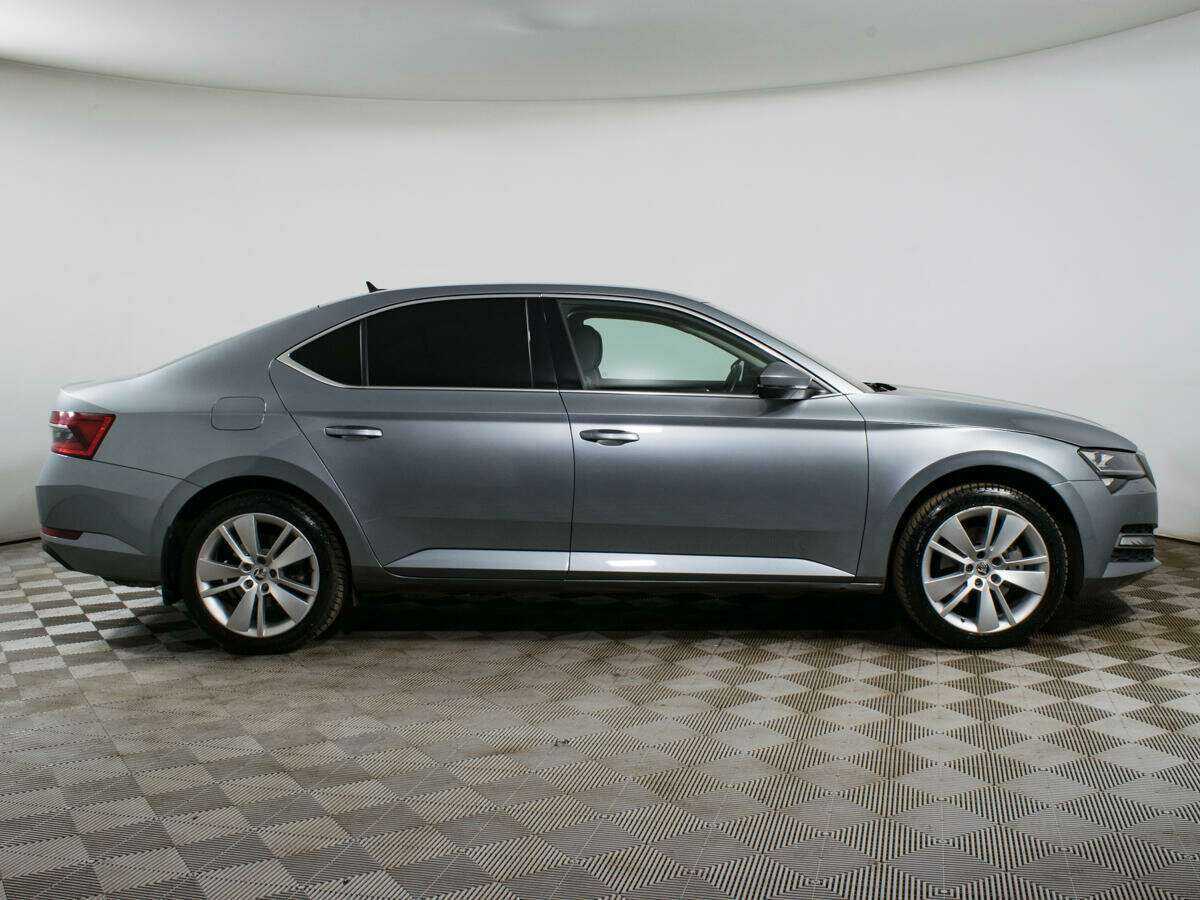 Skoda Superb 2019 года с пробегом. Фото: #3