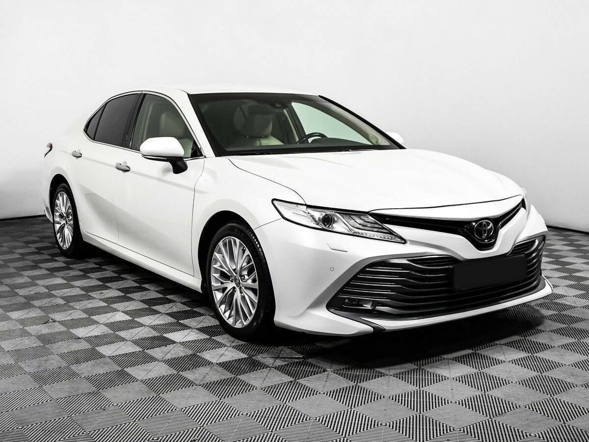 Toyota Camry 2020 года с пробегом. Фото: #2