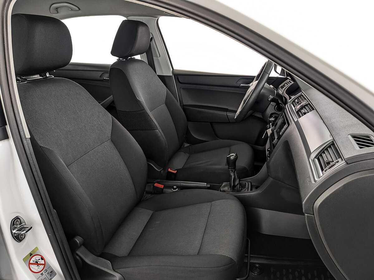 Skoda Rapid 2017 года с пробегом. Фото: #20