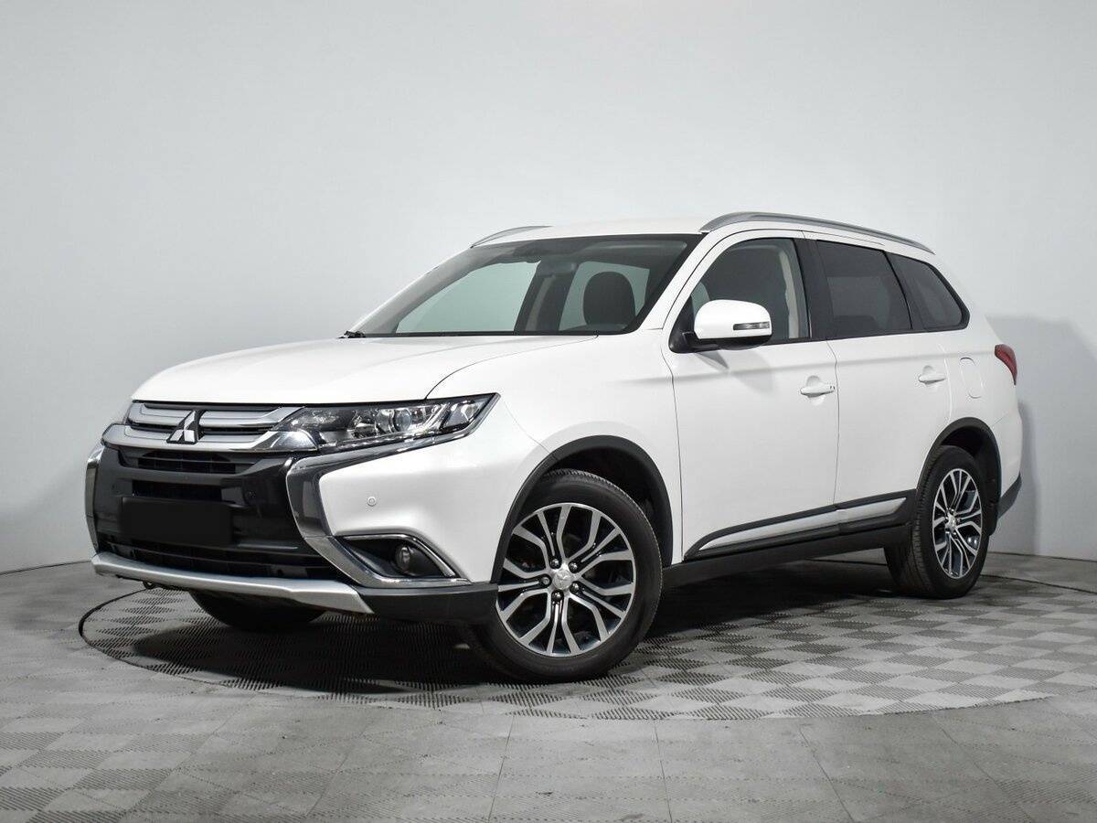 Mitsubishi Outlander 2018 года с пробегом. Посмотреть фото