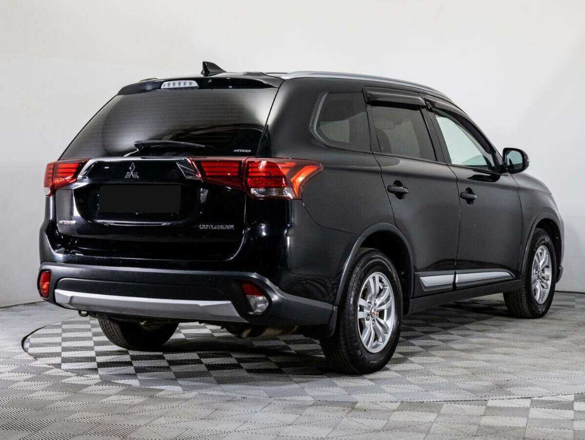 Mitsubishi Outlander 2017 года с пробегом. Фото: #3