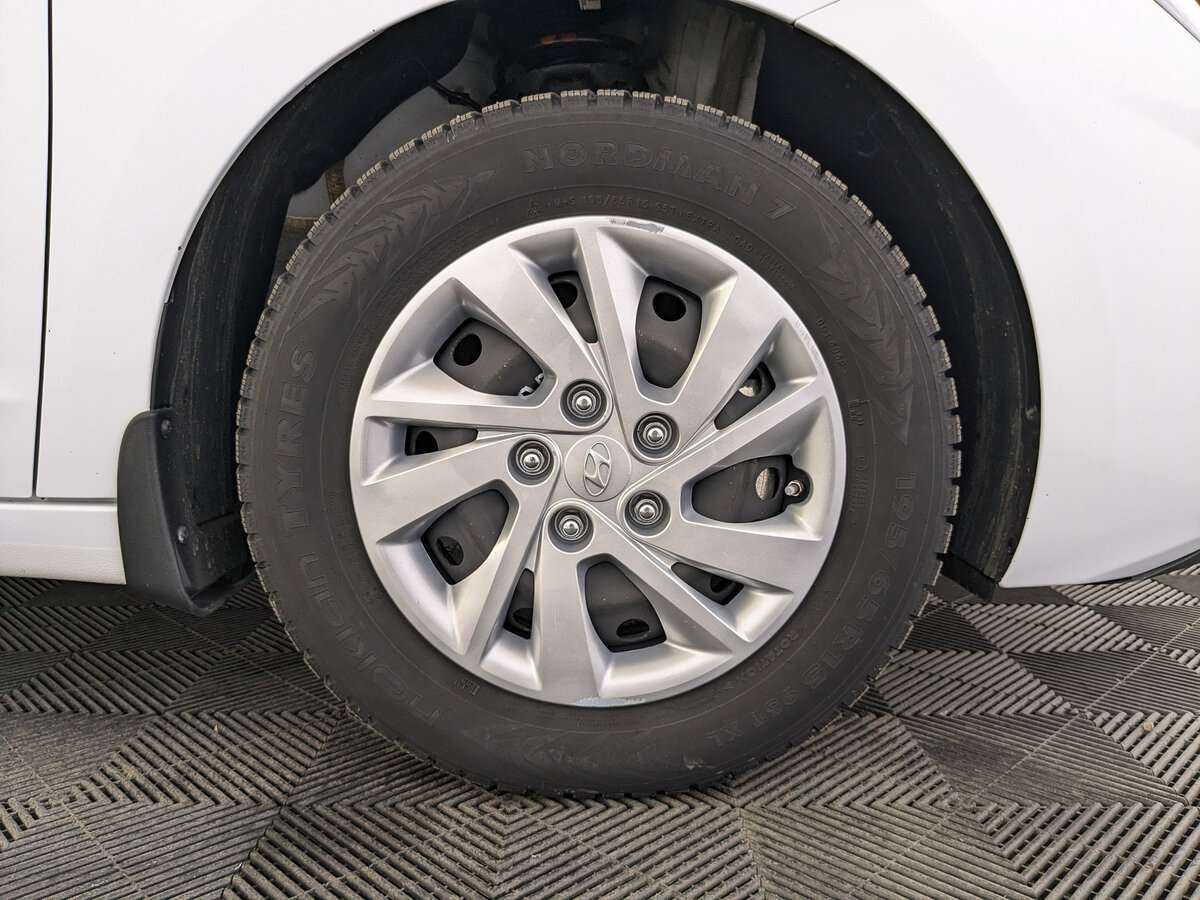 Hyundai Elantra 2020 года с пробегом. Фото: #11