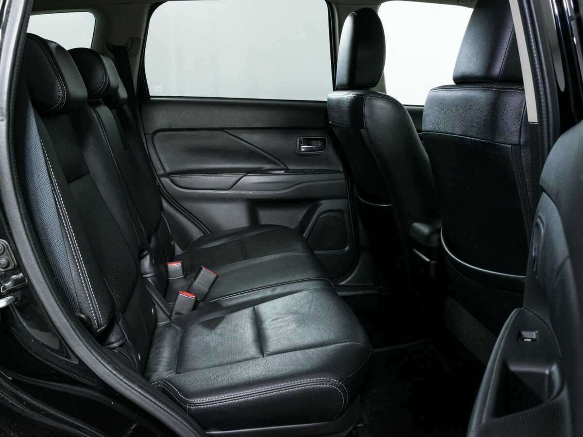 Mitsubishi Outlander 2015 года с пробегом. Фото: #9