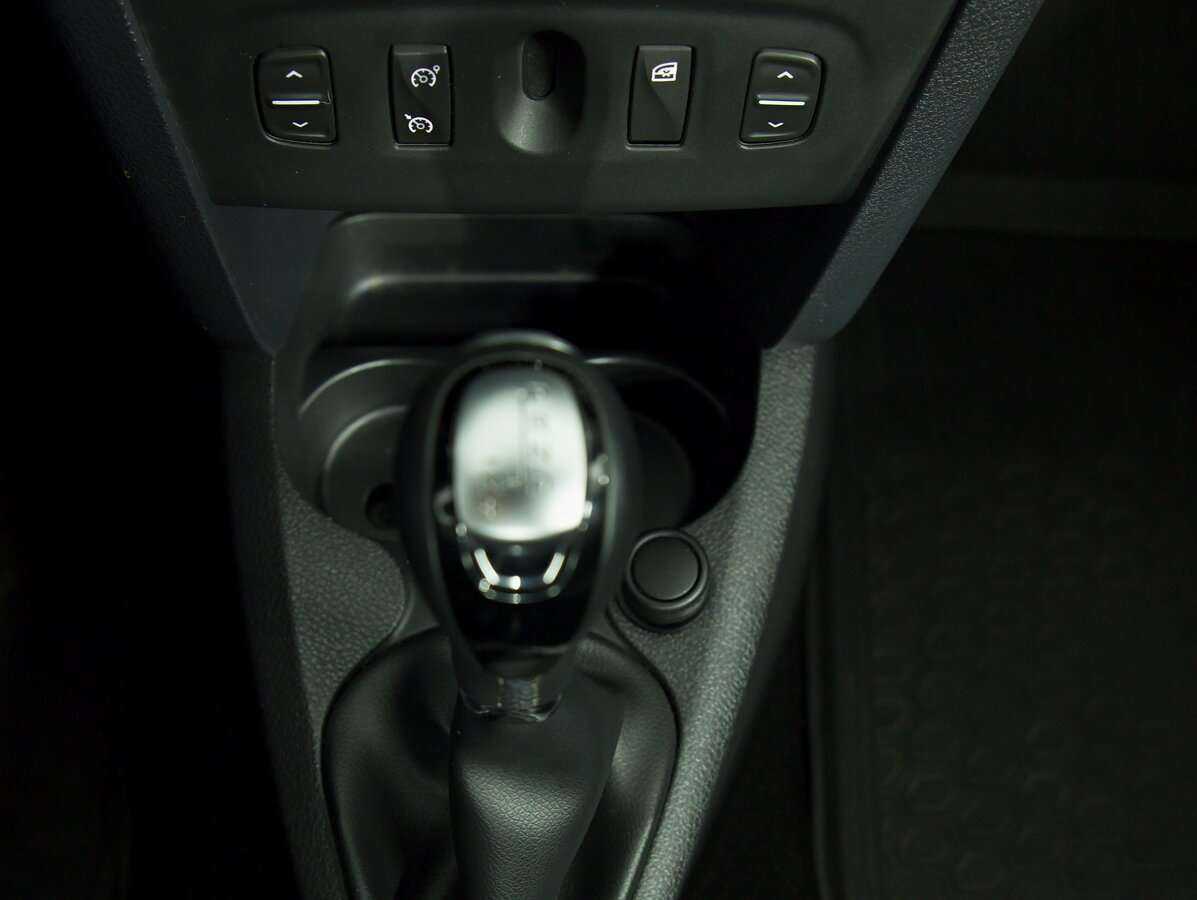 Renault Logan 2015 года с пробегом. Фото: #13