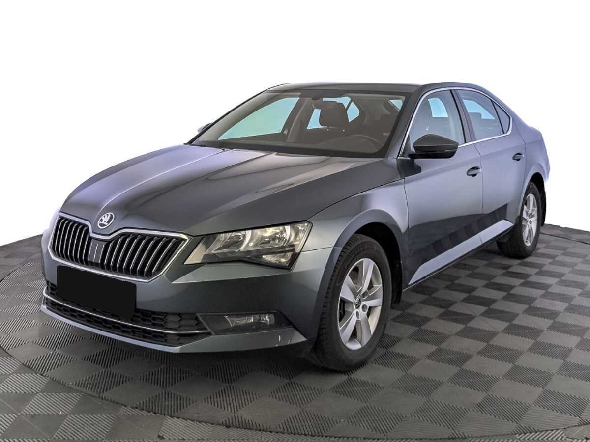 Skoda Superb 2019 года с пробегом. Посмотреть фото