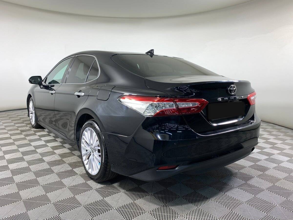 Toyota Camry 2018 года с пробегом. Фото: #6