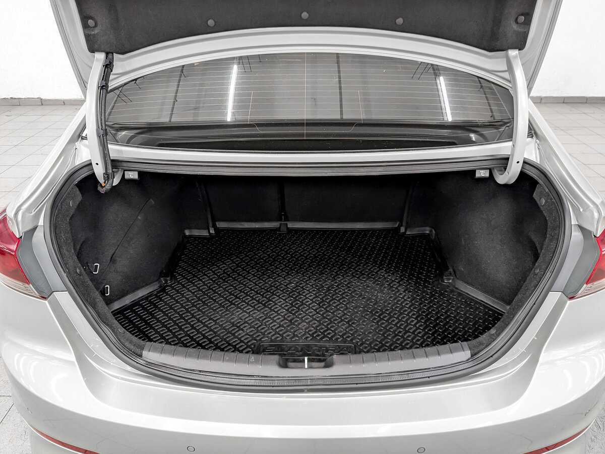 Hyundai Elantra 2017 года с пробегом. Фото: #9