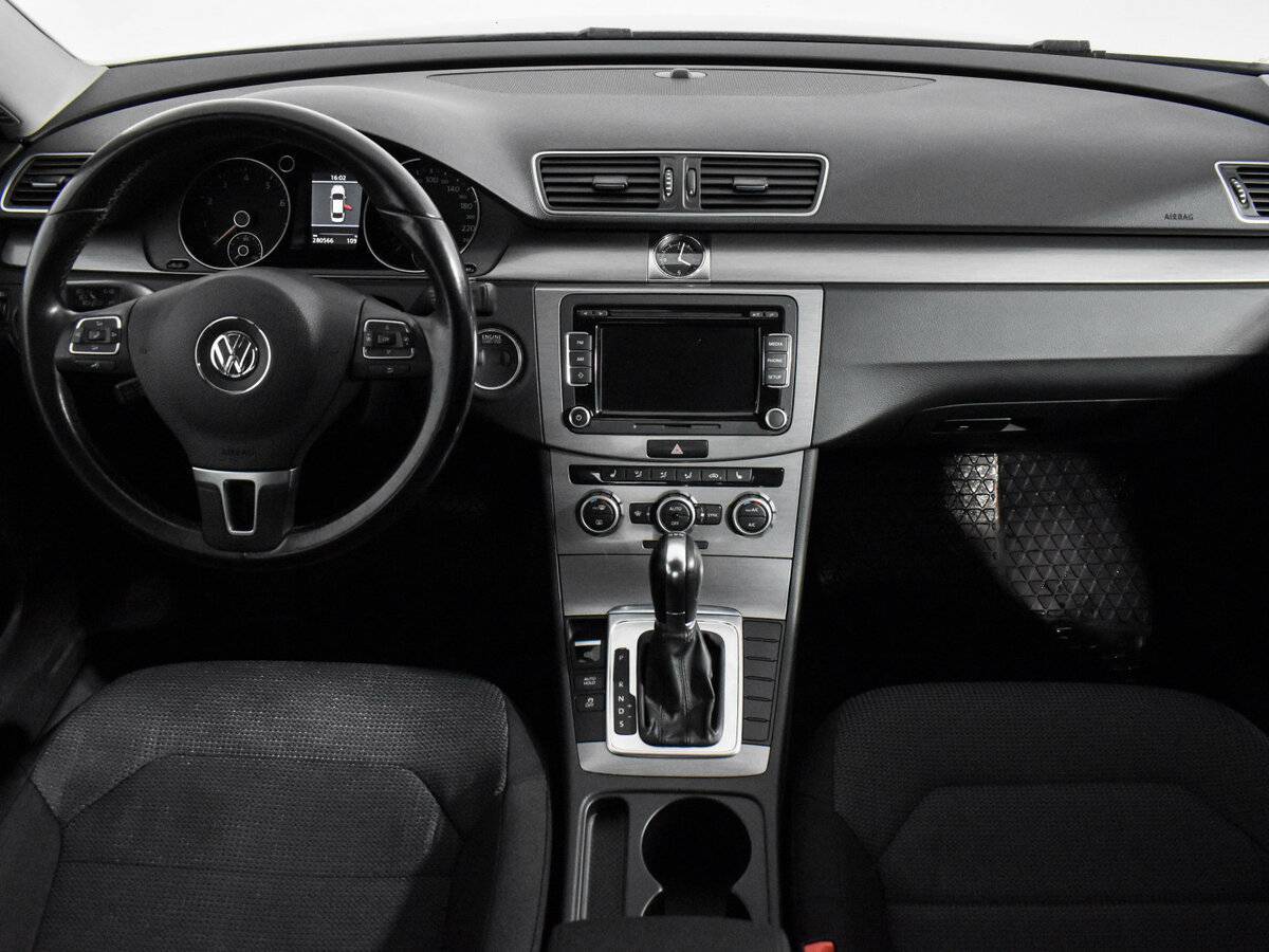 Volkswagen Passat 2012 года с пробегом. Фото: #11