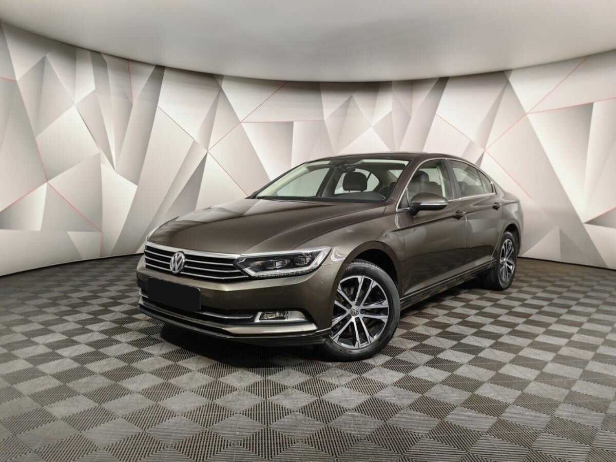 Volkswagen Passat 2017 года с пробегом. Посмотреть фото