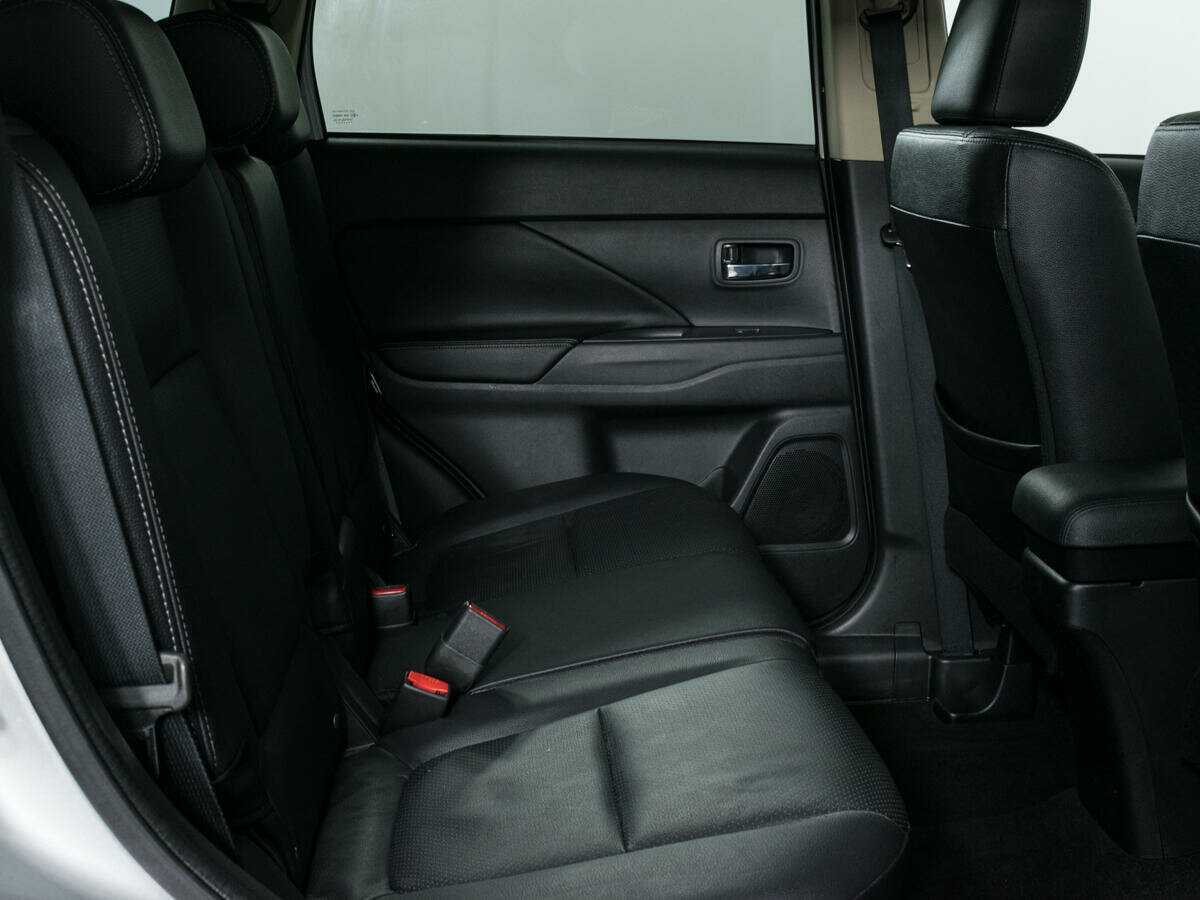 Mitsubishi Outlander 2017 года с пробегом. Фото: #9