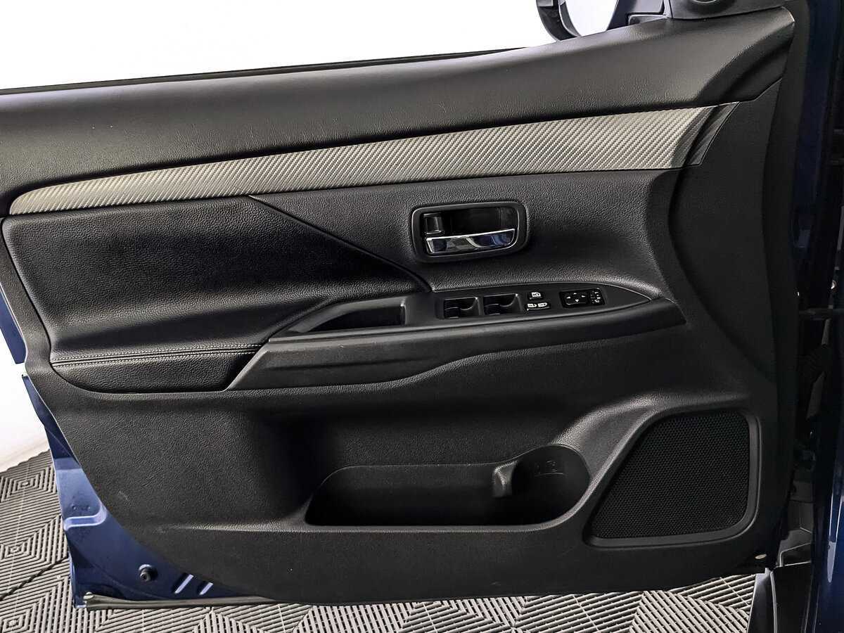 Mitsubishi Outlander 2014 года с пробегом. Фото: #17